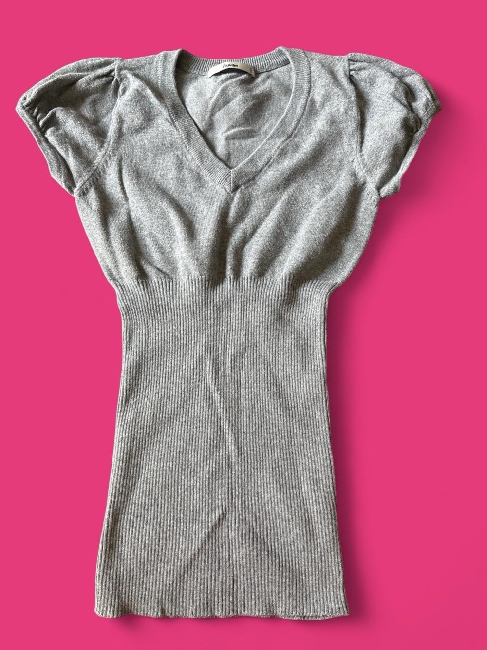 Y2k Women's Gray V-Neck Ribbed Knit Top